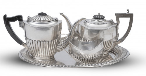 Juego de café y té en plata La tetera con marcas de Birmi