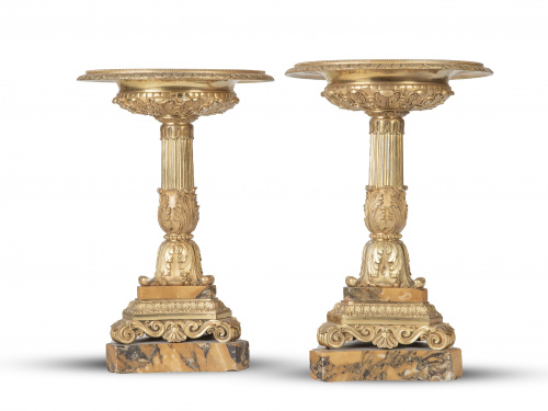 Pareja de centros Luis Felipe en bronce dorado y mármol vet