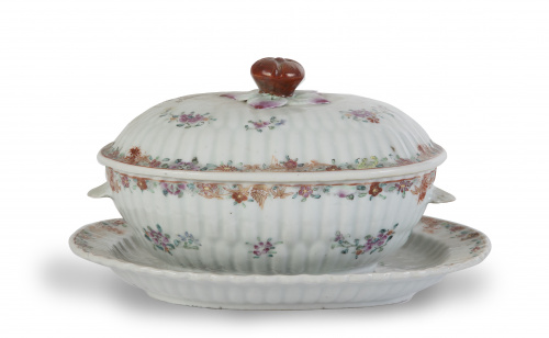 Legumbrera con tapa de porcelana esmaltada de familia rosa 