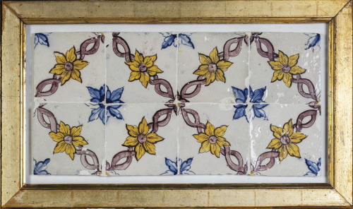 Panel de ocho azulejos de cerámica esmaltada en azul cobalt