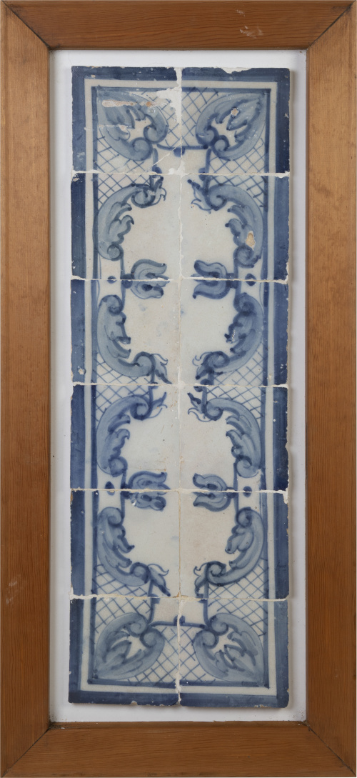 Panel de doce azulejos de cerámica esmaltada en azul de cob