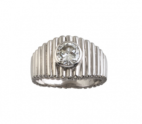 Sortija con solitario de brillante de 1,10 ct aprox en mont
