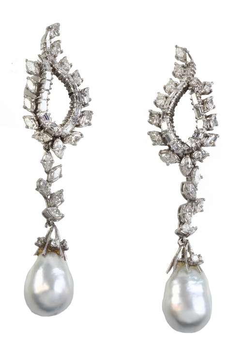 Pendientes largos de brillantes y diamantes talla baguette 