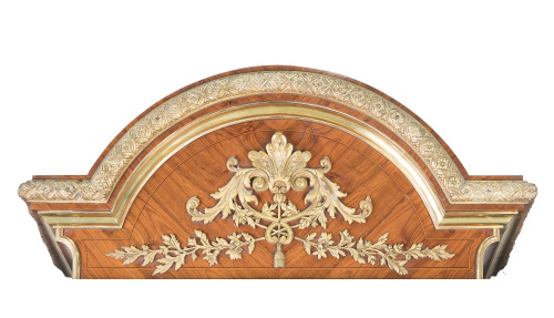 Aparador de estilo transición Luis XV/Luis XVI en madera de