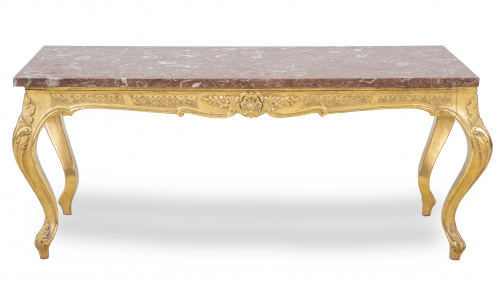 Mesa de centro de estilo Luis XV de madera tallada y dorada