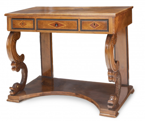 Consola fernandina de madera tallada de nogal y madera ebon