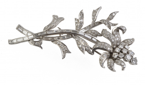 Broche años 50 de flor y rama de brillantes entrelazados