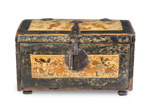 Escritorillo de estrado de madera decorada con barniz de pa