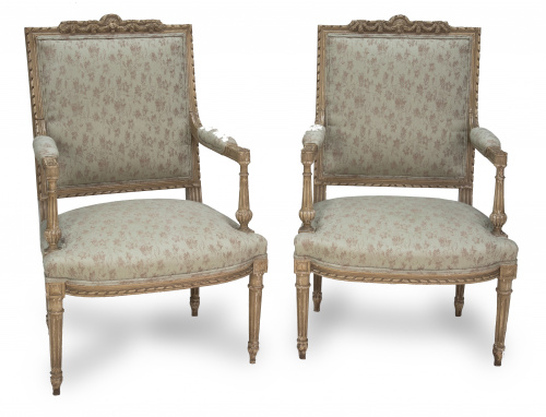 Pareja de butacas estilo directorio lacadas de gris.Traba