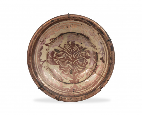 Plato de cerámica esmaltada de reflejo dorado, de la serie 