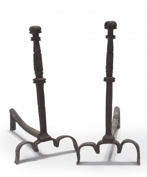 Pareja de morillos de hierro.España, S. XVIII.