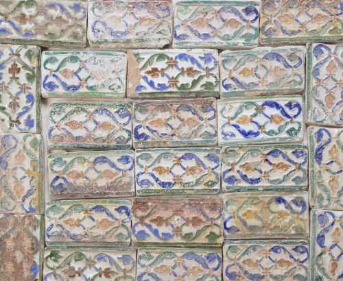 Conjunto de azulejos de cerámica de "arista" esmaltada, S. 