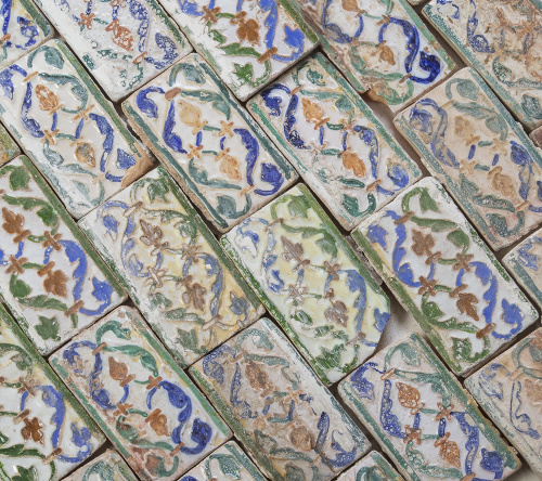 Conjunto de azulejos de cerámica de "arista" esmaltados, S.