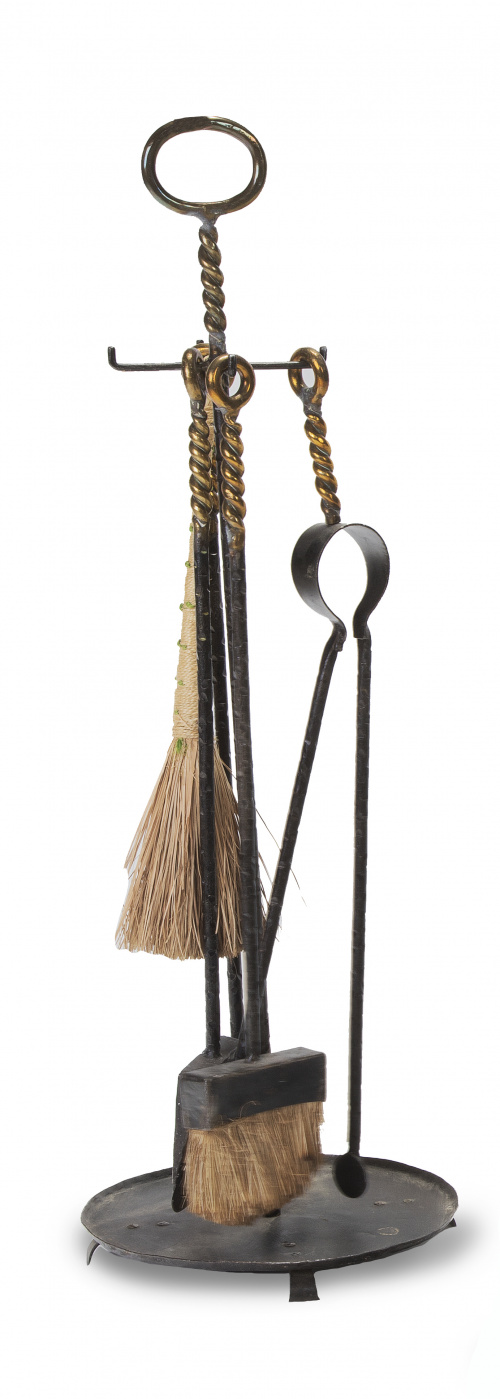 Elementos de chimenea en hierro y bronce dorado, S. XIX.