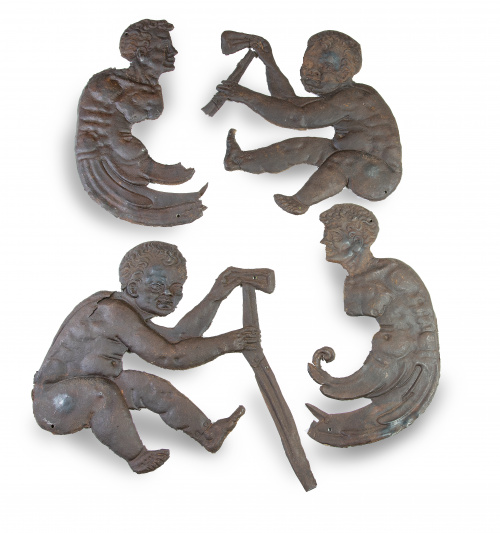 Cuatro apliques renacentistas de hierro.Trabajo español, 