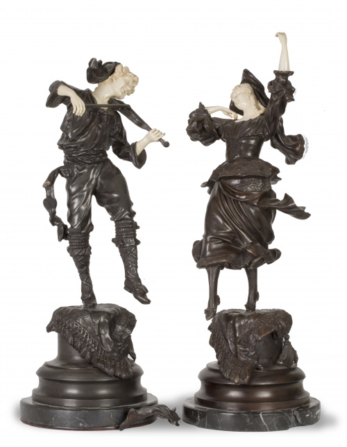 Músico y bailarina. Pareja de figuras crisolenfantinas en