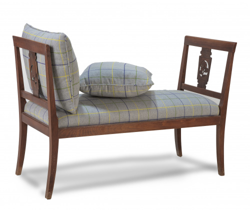 Banco de ventana de madera tallada, años 30-40.