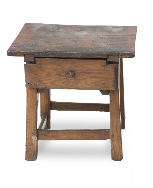 Bufetillo de madera de conífera con cajón.Trabajo español