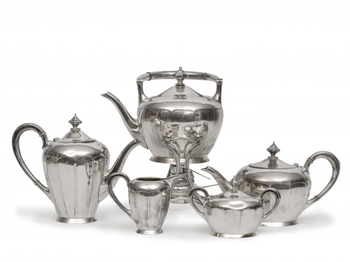 Juego de café y té de plata con la inicial B, bajo corona d