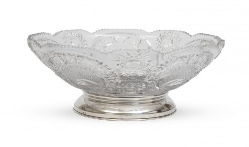 Centro de cristal tallado montado en plata.Bohemia, S. XX.