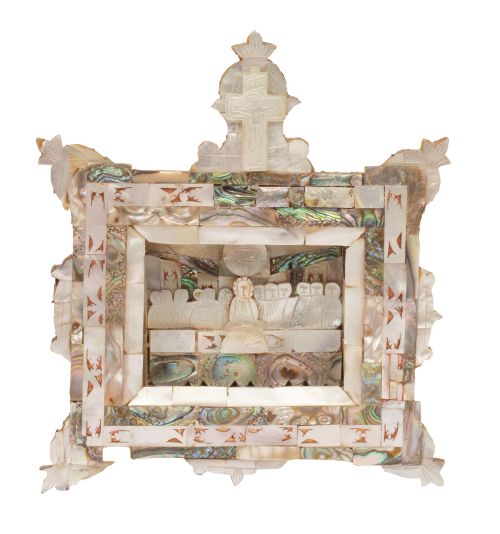 "La Última Cena".Nácar y nácar iridiscente sobre madera.