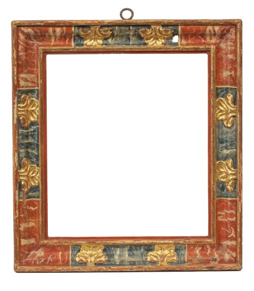 Marco de madera tallada, policromada y dorada, decorado con