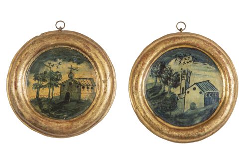 Pareja de medallones Carlos IV de madera pintada con arquit