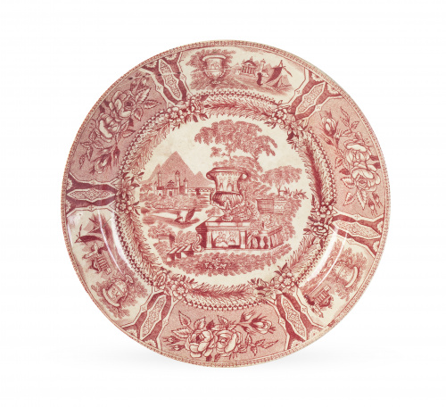 Plato de loza estampada en rosa de la serie de la góndola. 