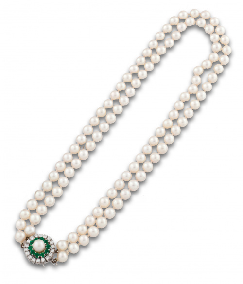 Collar de dos hilos de perlas cultivadas con cierre circula