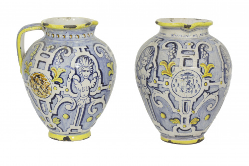 Jarro de cerámica esmaltada en azul de cobalto con decoraci