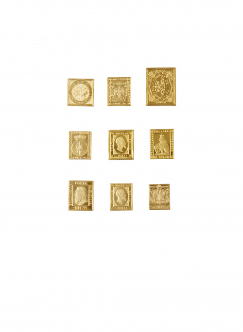 Estuche con 9 medallas rectangulares que reproducen sellos 
