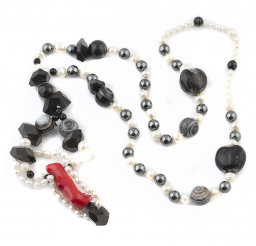 Collar largo con perlas, hematites, ónix facetado, ágata ba