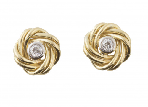 Pendientes con diseño de flor de hilos de oro y brillante e