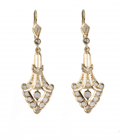 Pendientes largos de pps S. XX con diseño en forma de punta