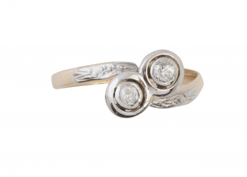 Sortija tu y yo de pp. S. XX con dos brillantes de talla an