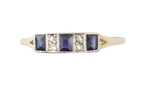 Sortija tresillo Art-Decó de zafiros entre parejas de diama