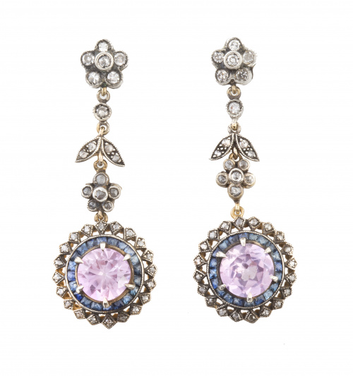 Pendientes largos con amatista central colgante rodeada de 