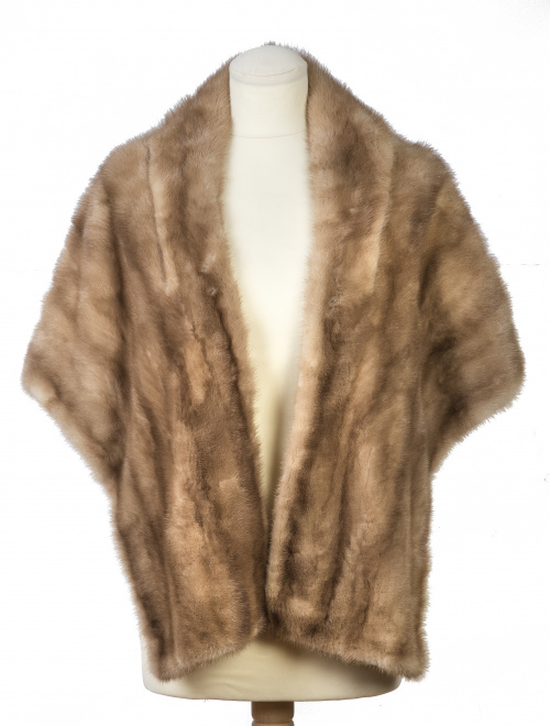 Estola vintage de visón color tabaco en difrentes tonalidad