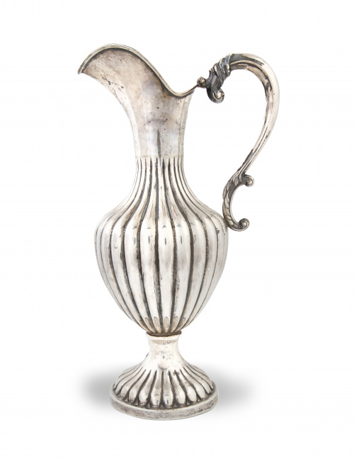 Jarro de plata en su color.España, años 60 - 70.