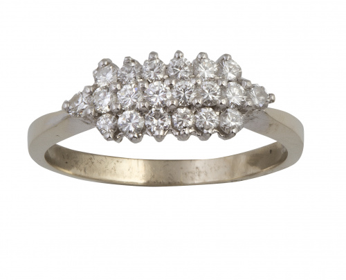 Sortija con frente de brillantes en tres bandas