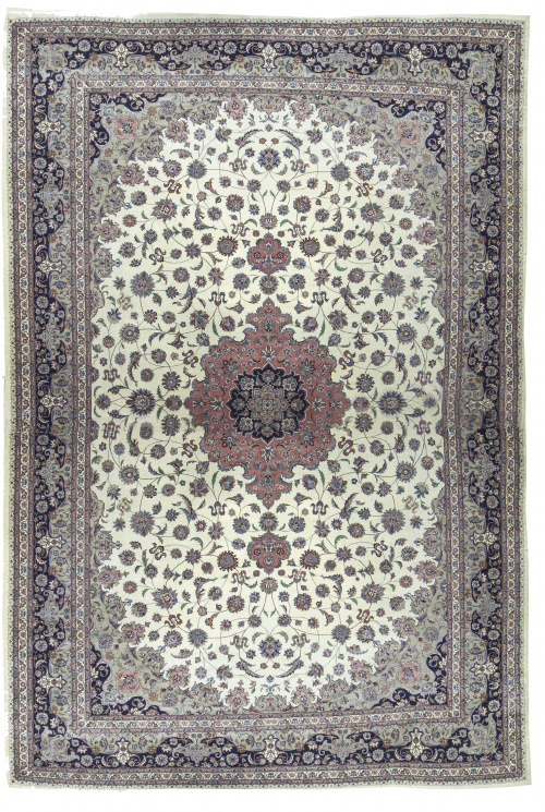 Alfombra en lana en azul, granate y campo amarillo.Persia.