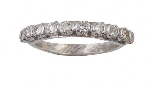 Sortija media alianza con diez brillantes engastados en gar