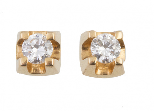 Pendientes dormillonas con brillantes montados en cuatro ga