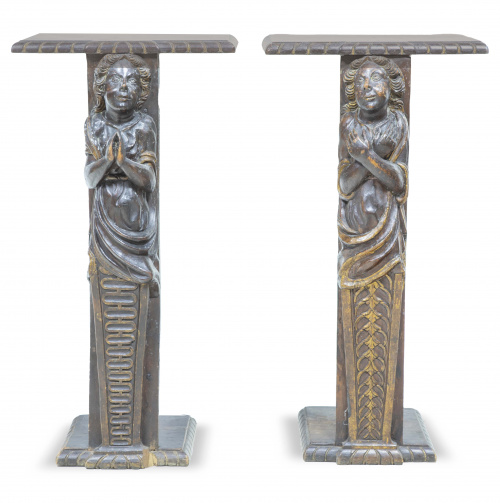 Pareja de ménsulas con cariátides de madera tallada.S. XI