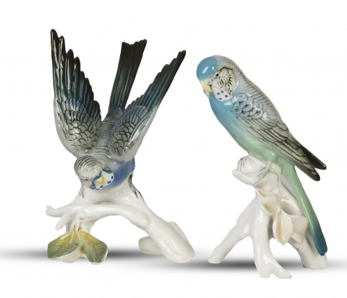Lote de una cotorra y una pájaro de porcelana esmaltada.V