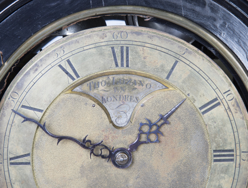 Tomás Lozano*.Reloj Bracket en madera ebonizada y bronces