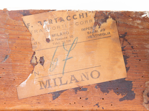 Consola de estilo Luis XVI de madera tallada y pintada de b