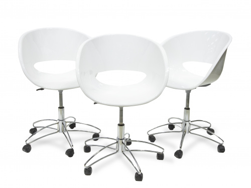 Lote de seis sillas modernas con respaldo curvo de plástico