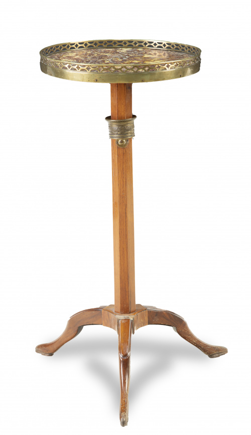 Velador trípode regulable.Francia, ff. del S. XVIII - pp.