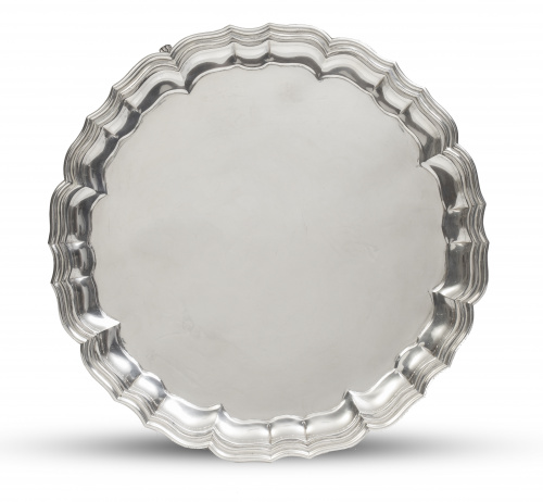 Salvilla de estilo inglés plata con borde ingletado sobre p